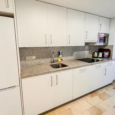 Spacious Two Bedroom In Centre Apartment Marbella