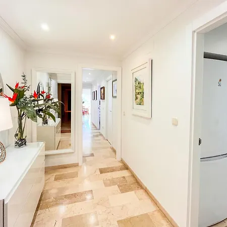 Spacious Two Bedroom In Centre Apartamento Marbella