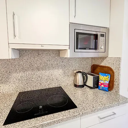 Apartamento Spacious Two Bedroom In Centre *