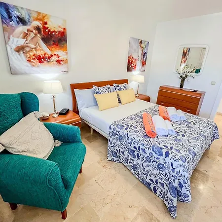 Apartamento Spacious Two Bedroom In Centre