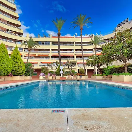 Spacious Two Bedroom In Centre Apartamento