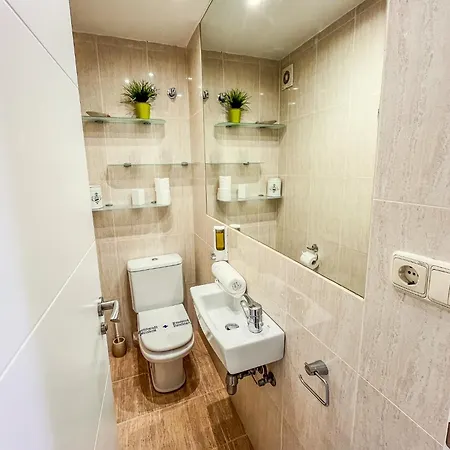 Apartamento Spacious Two Bedroom In Centre