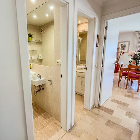 Spacious Two Bedroom In Centre Apartamento Marbella