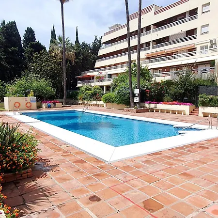 Spacious Two Bedroom In Centre