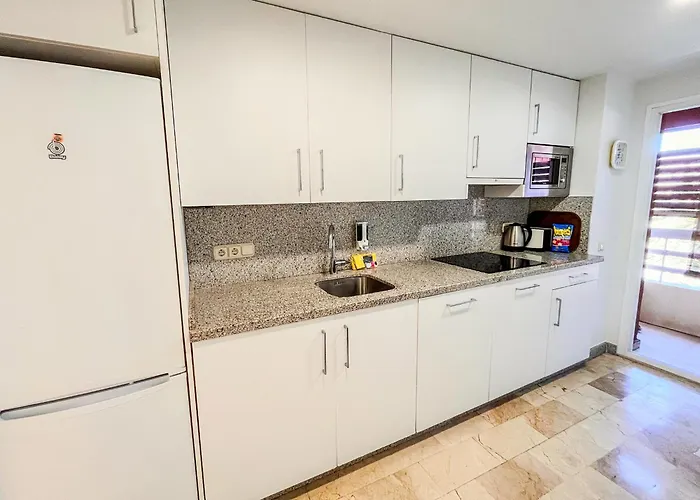 Spacious Two Bedroom In Centre Apartment Marbella