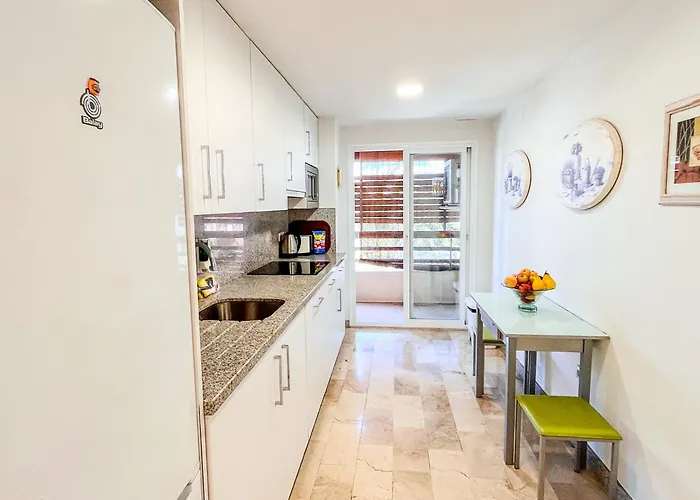 Apartment Spacious Two Bedroom In Centre