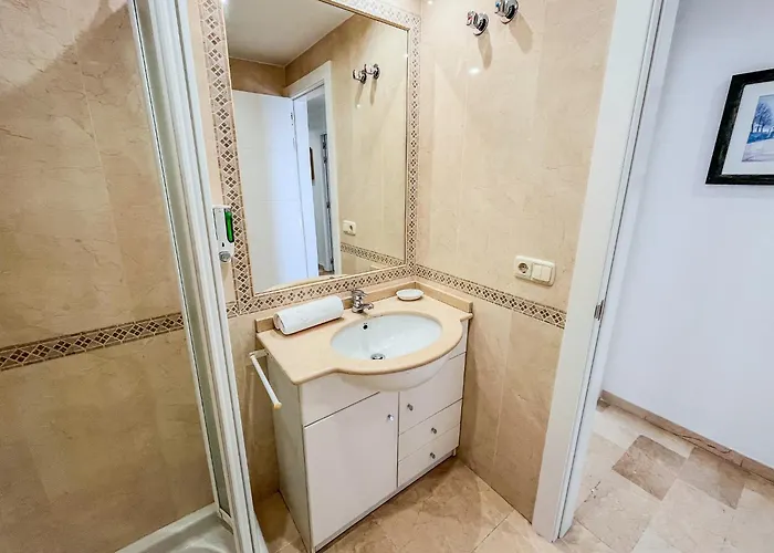 Apartment Spacious Two Bedroom In Centre