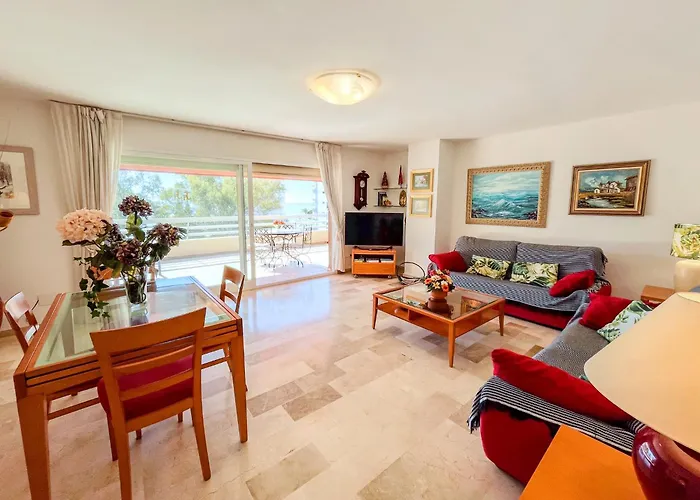 Spacious Two Bedroom In Centre Marbella