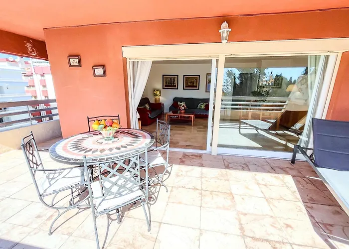 Spacious Two Bedroom In Centre Apartment