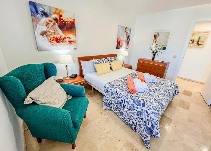 Apartment Spacious Two Bedroom In Centre