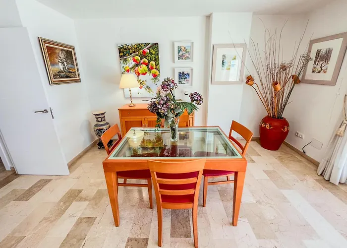 Spacious Two Bedroom In Centre * Marbella