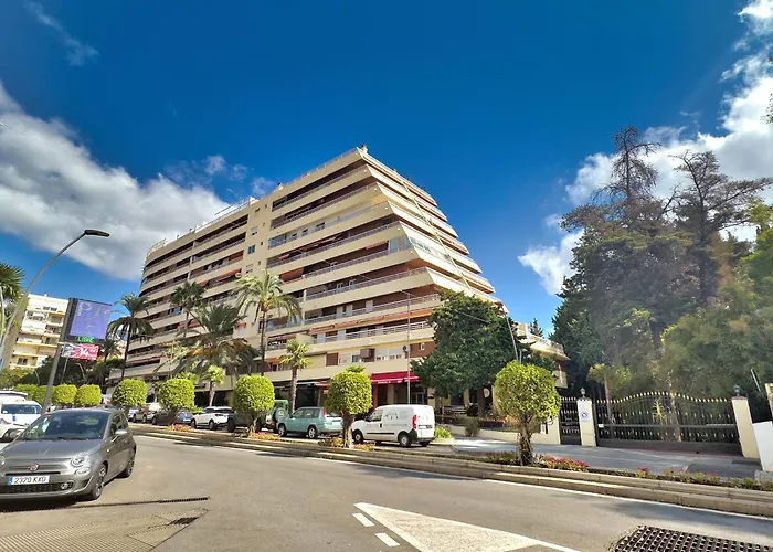 Spacious Two Bedroom In Centre * Marbella