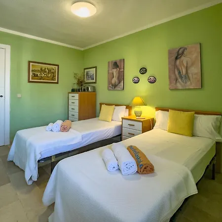 Spacious Two Bedroom In Centre Marbella