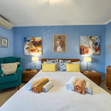 Spacious Two Bedroom In Centre Marbella