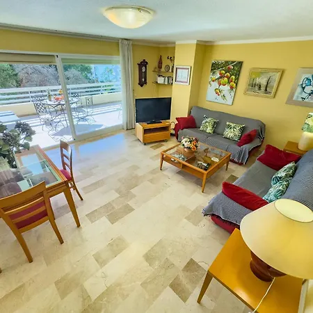 Spacious Two Bedroom In Centre * Marbella